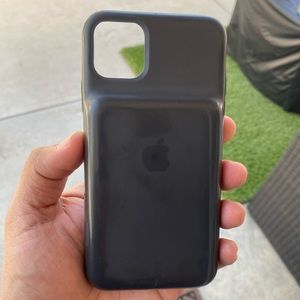 Apple smart case 11 pro max ( used )